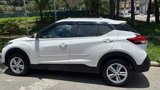 NISSAN KICKS 1.6 16V FLEXSTART S 4P XTRONIC NISSAN KICKS 1.6 16V FLEXSTART S 4P XTRONIC